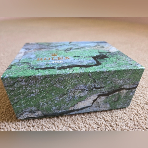 Rolex Oyster Green and Brown Decorative Box - Picture 2 of 11